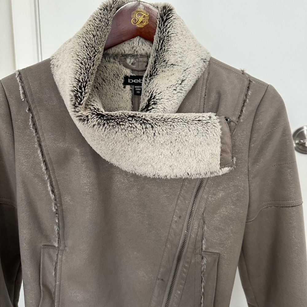 BEBE silver/grey cropped jacket - image 4